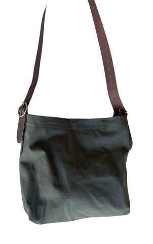 B52 Two buckle bucket in canvas