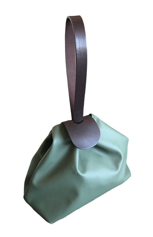 B44  Clutch/crossbody hybrid